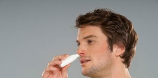 Nghẹt mũi là dấu hiệu dễ gặp khi bị viêm xoang.