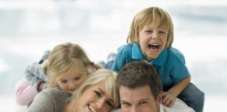 Choáng váng vì chồng tôi ngoại tình với... gái già