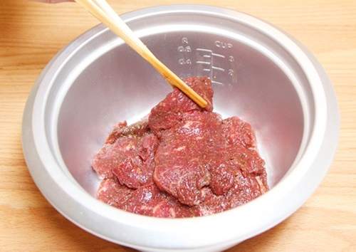 Cách làm thịt bò khô bằng nồi cơm điện dễ không tưởng