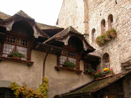 Chateau of Chillon - Tòa lâu đài nổi tiếng ở Montreux