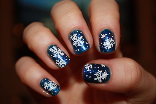 Hướng dẫn vẽ nail hoa tuyết cực đơn giản đón Giáng sinh - 6