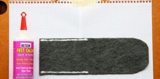 Con thảo trổ tài làm bao đựng tai nghe tặng bố tiện lợi