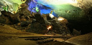 Khám phá dòng sông ngầm