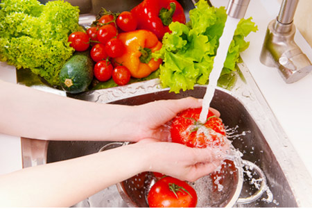 Hướng dẫn cách rửa rau sạch giúp loại bỏ hóa chất