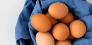 Tránh ‘rước họa vào thân’ với cách phân biệt trứng gà Trung Quốc