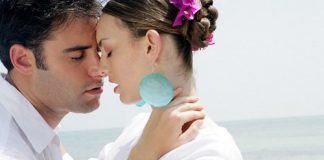 Ông ăn chả bà ăn nem?