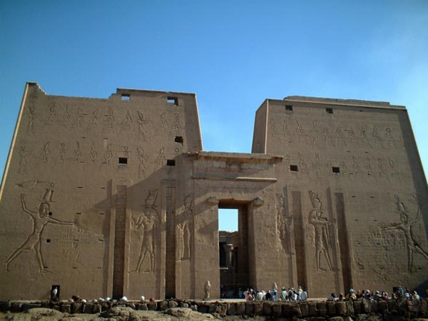 Chiêm ngưỡng 10 ngôi đền thiêng nhất Ai Cập