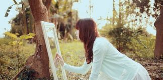 Bỗng một ngày người quen thành lạ…