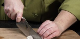 Cuối tuần làm món đùi ếch tẩm bột rán đãi cả nhà