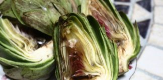 Ngọt mát canh hoa atisô nấu với sườn