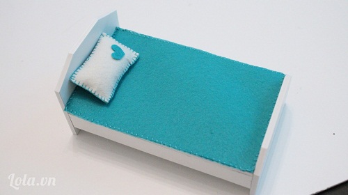 Làm giường mini từ giấy bìa mô hình cực dễ thương