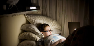 9 thói quen xấu thời hiện đại làm bạn già trước tuổi