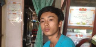 Cãi nhau với vợ, ông bố 17 tuổi bế con ném xuống ao