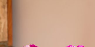 'Lượm' 3 cách cắm hoa để bàn đẹp trang trí nhà cuối tuần