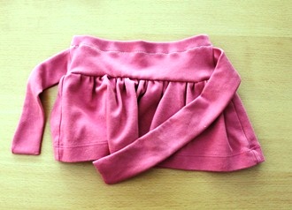 Cách may chân váy cho bé từ áo phông cũ của mẹ