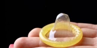 Một 'áo mưa' lên đỉnh 3 lần