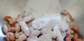 Cách làm đậu phộng tẩm gia vị chiên giòn cực đã