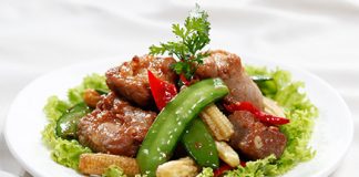 Sườn xào bắp non thơm lừng