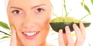 Mặt nạ từ bơ và chanh cho làn da bị mất nước