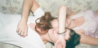 Thương chồng nên phải giả vờ lên đỉnh