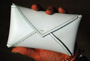 Hướng dẫn làm túi đựng điện thoại độc đáo mang hình phong thư