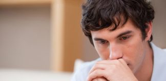 'Sửng sốt' khi biết lý do vợ vụng trộm với sếp trong phòng tắm