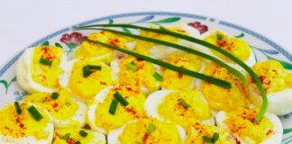 Lạ miệng với món trứng tẩm tiêu ớt