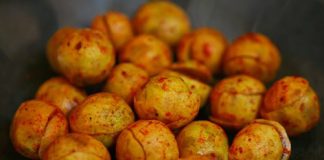 Cách làm sấu dầm ngon chỉ nhìn đã 'chảy nước miếng'