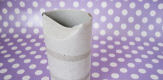 Tái chế lõi giấy cũ thành đèn lồng mặt cú cho Halloween