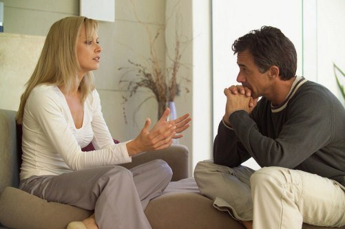 Nên làm gì khi chồng không nghe lời vợ?