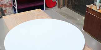 Tự trang trí bàn mặt kính ấn tượng cho nhà của bạn