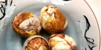 Cách làm vịt lộn xào me ngon tuyệt, ăn là mê