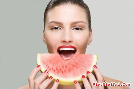 8 loại trái cây giúp tẩy răng trắng hiệu quả
