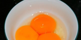 Lạ miệng trứng cuộn kim chi