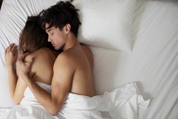 Những tư thế tốt nhất giúp đàn ông kéo dài cực lâu trên giường
