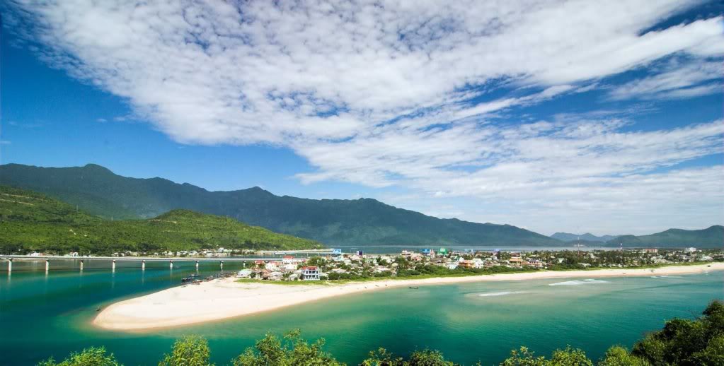 Những vịnh biển đẹp nhất Việt Nam nhất định phải đi một lần
