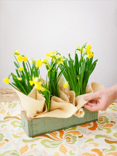 'Lượm' 3 cách cắm hoa để bàn đẹp trang trí nhà cuối tuần