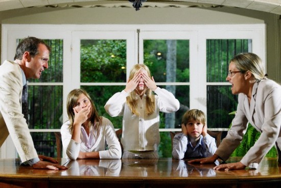 8 điềm báo gia đình suy bại chớ nên coi thường