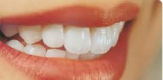 Cách làm trắng răng bằng dâu tây