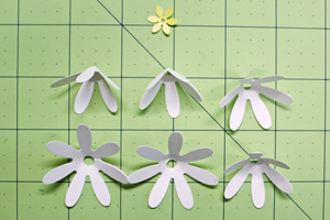 Cách làm hoa giấy siêu đẹp mà cực kì đơn giản - 2