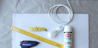 Cách làm đèn từ bìa cạc tông