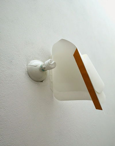 Làm chụp đèn tường bằng giấy đơn giản trang trí nhà