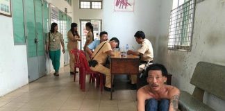 Tài xế 'xe điên' dùng dao đâm Cảnh sát, tháo chạy như ‘phim’