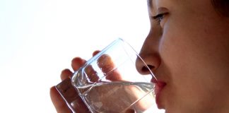 10 mẹo giúp phục hồi sức khỏe cho người say rượu ngày Tết