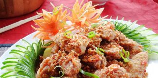 Nhâm nhi cánh gà chiên tỏi ớt cay cay ăn thật hăng say