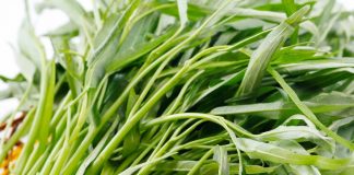 Cách làm nộm rau muống thơm ngon mát lành cho ngày Tết