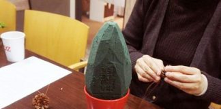 Tự chế cây thông Noel nhỏ xinh bắt mắt