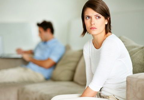 10 hành động khiến hôn nhân đau đớn hơn cả chuyện ngoại tình