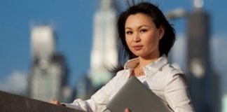 Hết hồn vì gái già đã ế lại còn kiêu!