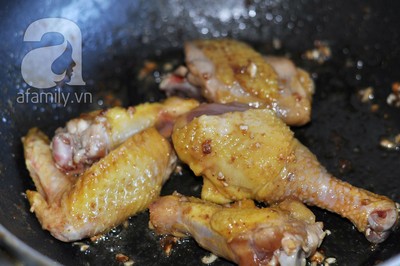 Cách làm gà nấu nấm thơm nức cho bữa tối